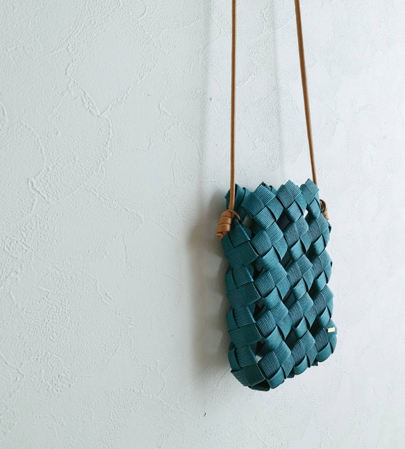 【8色 選べるストラップ 】みんなのスマホショルダー 藍 blue ギフトにも人気 4枚目の画像