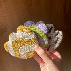 いろいろフラワー　コースター　1枚　アート　インテリア　壁掛け　刺繍　もこもこ　お花　カラフル　ギフト　キッチン雑貨 19枚目の画像