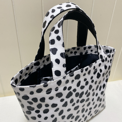 ✳︎ハンドメイド✳︎ポーチ付きティッシュケース　ダルメシアン柄　カード入れにも♪ ✳︎ハンドメイド✳︎ポーチ付きティッシュケース　ダルメシアン柄　カード入れにも♪