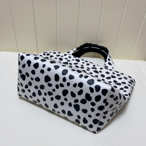 雨の日もOK！ ホワイトダルメシアン柄ラミネートミニトートバッグ