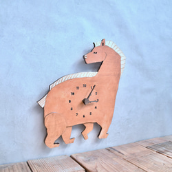 はんなりとした馬の時計 木製 掛け時計 5枚目の画像