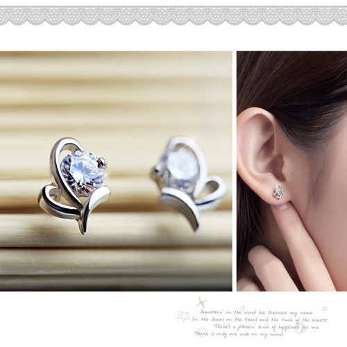 newデザイン】輝くモアサナイトダイヤピアスK18WG