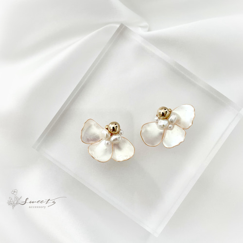 Petal wedding】花びらと揺れる淡水パールチェーンピアス・イヤリング