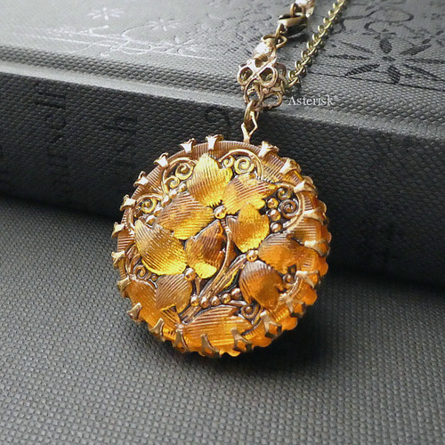 桔梗 ヴィンテージ王冠台座 チェコガラスボタン 27mm ペンダント