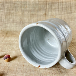 大きい窯焼きマグカップ / Handmade Large Kiln-fired Mug 3枚目の画像