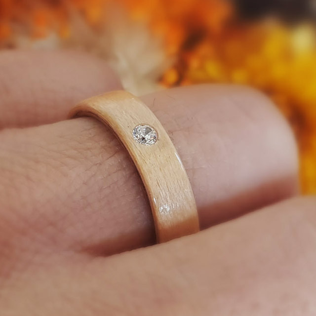 誕生石の木のリング (ベントウッドリング)