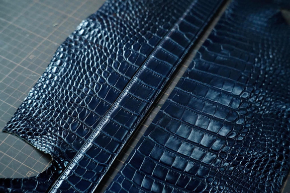 [オーダー作製］本藍染アリゲーターウエ　高級ワニ革使用ウエストベルト　手縫い　　タロコダイル　エキゾチックレザー　ベルト 8枚目の画像