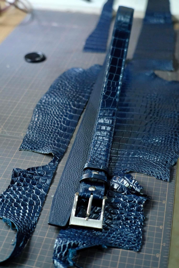 [オーダー作製］本藍染アリゲーターウエ　高級ワニ革使用ウエストベルト　手縫い　　タロコダイル　エキゾチックレザー　ベルト 6枚目の画像