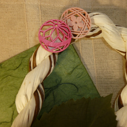 タッセル型　羽根飾りのしめ飾り（アンティークピンク） 3枚目の画像
