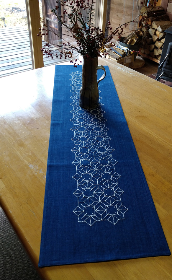青木湖刺し子　テーブルランナー奴つなぎ 