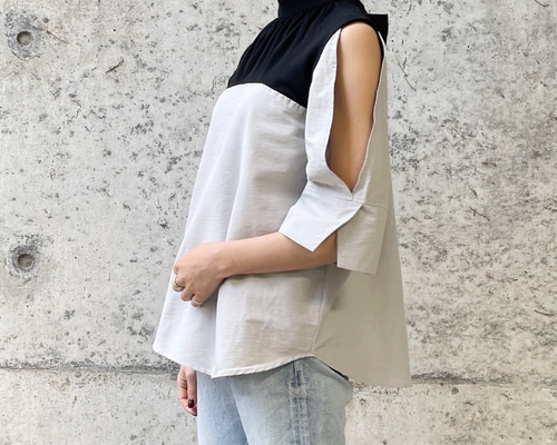 アンナモリナーリ 背中リボン ハイネックトップス アンナモリナーリ 背中リボン ハイネックトップス