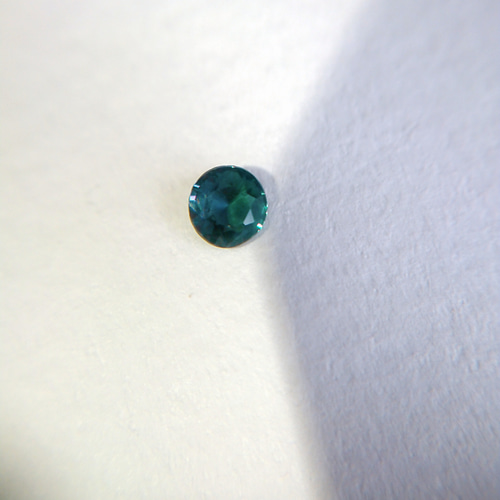 ベキリーブルーガーネット　k18 ピアス【鑑別書付き】 ベキリーブルーガーネット k18 ピアス【鑑別書付き】 ベキリー