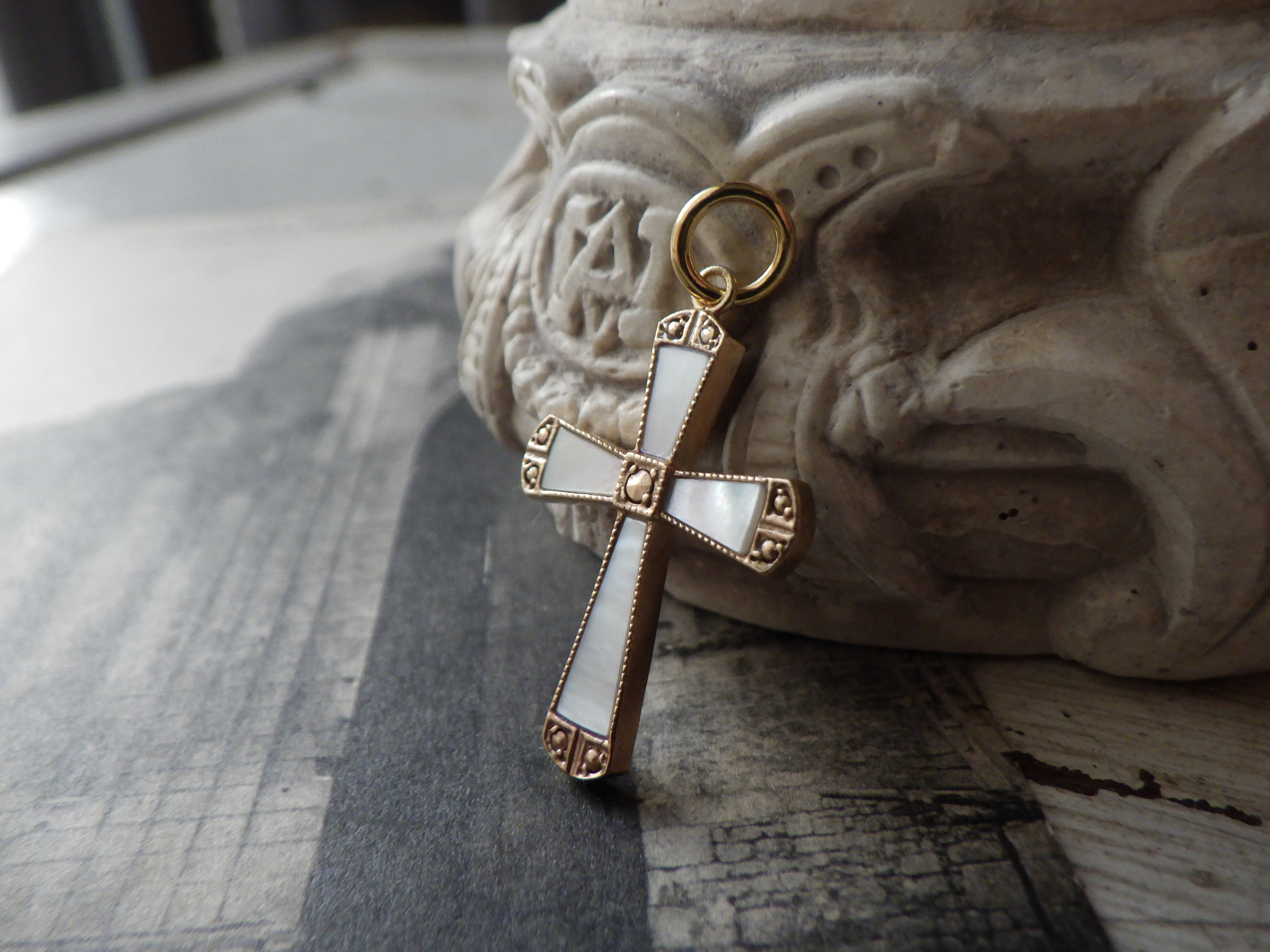 白蝶貝のクロス　真鍮