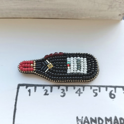 ワインボトルRB*ビーズ刺繍ブローチ 5枚目の画像