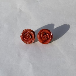 イソバナサンゴのピアス　赤い薔薇　ポストチタン　R51216H1 5枚目の画像