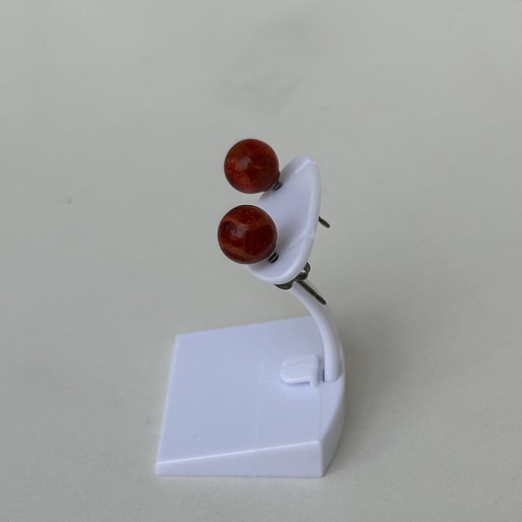 イソバナサンゴ　ピアス　シンプルな玉　約7㎜　ポストチタン　赤玉ピアス　R51216H3 8枚目の画像
