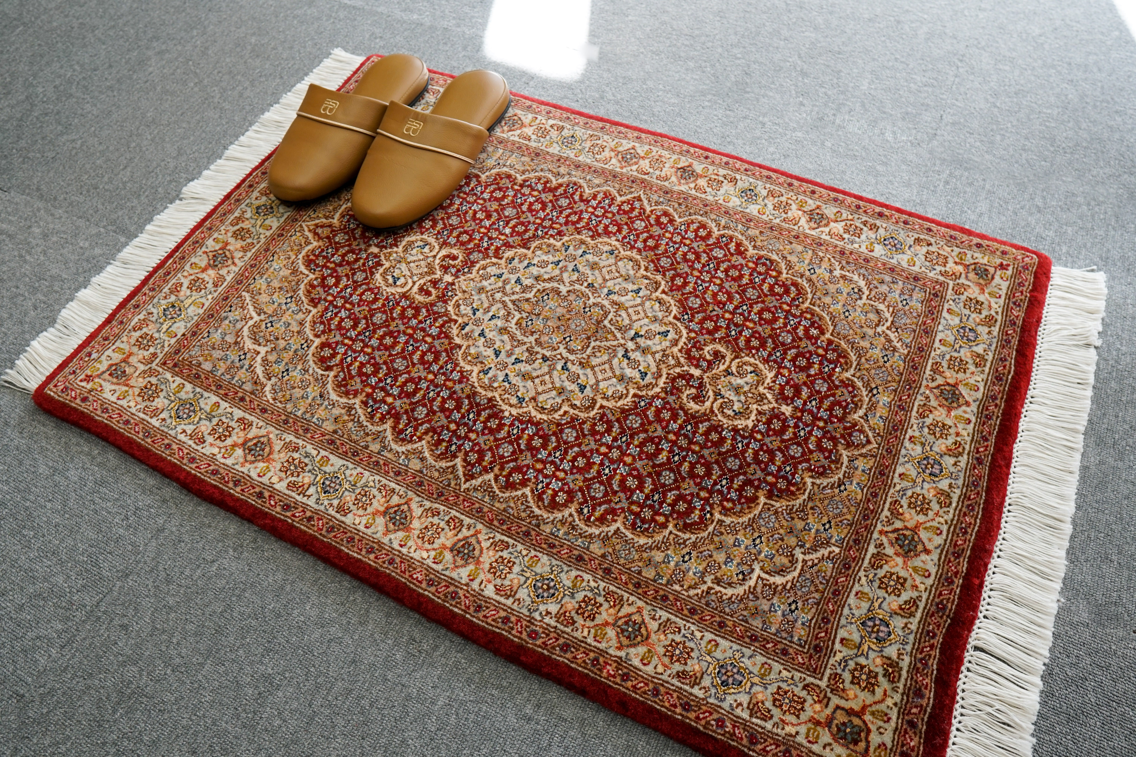 88×61cm【ペルシャ手織り絨毯 タブリーズ産 50RAJ】