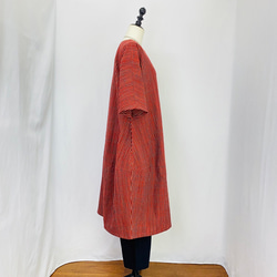 【遠州織り】ゆったり コクーンワンピース 織物 重ね着 ゆったり ストライプ 赤 和風 オーガニックコットン ミセス 4枚目の画像