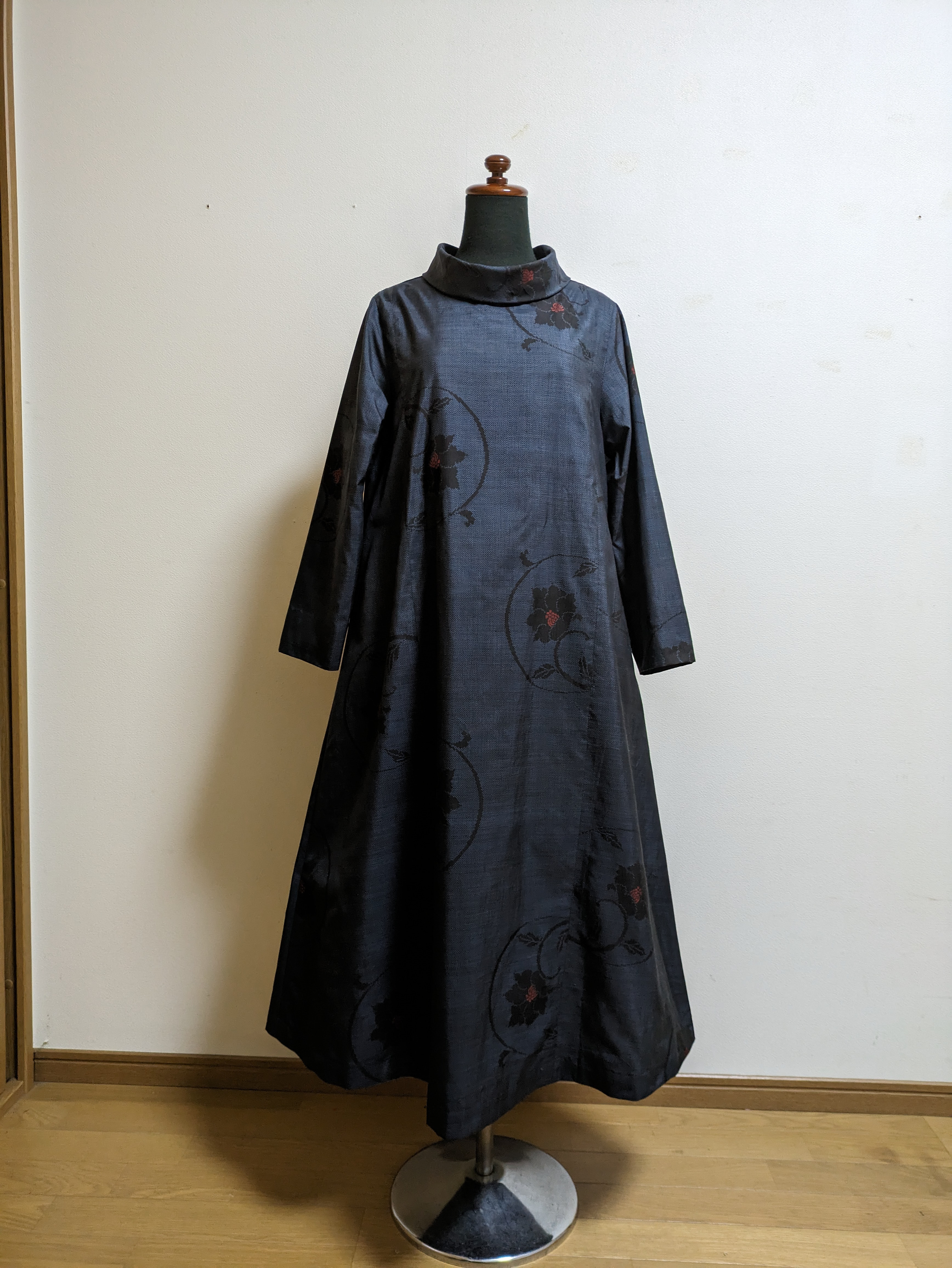 SOLD　着物リメイク　 ワンピース 　大島紬　M〜L