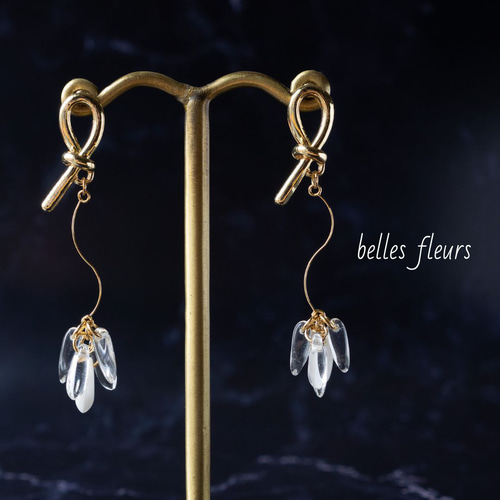 クリア×スノーホワイト チェコビーズダガーのピアス ピアス（スタッド