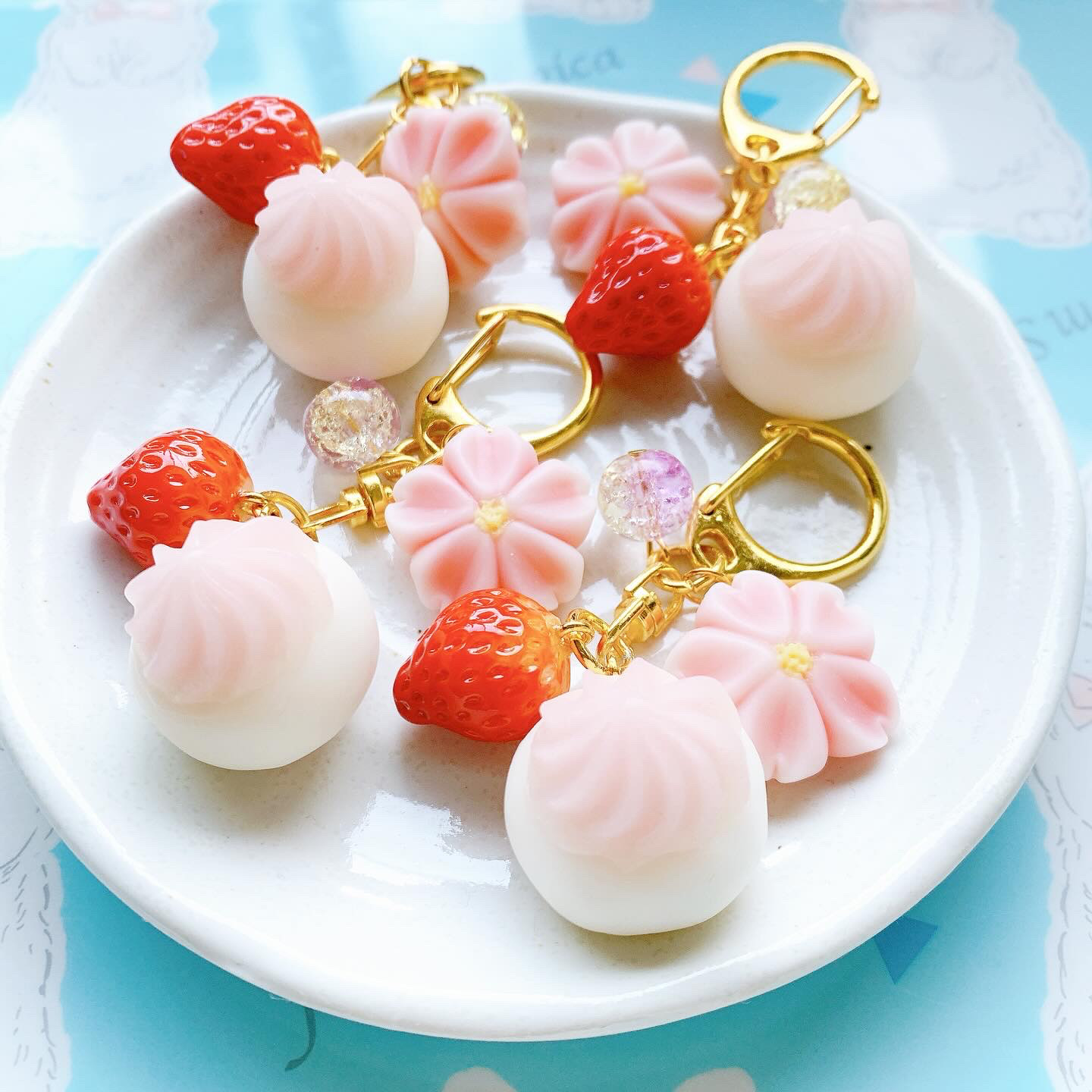 桜餡団子の和菓子キーホルダー フェイクスイーツ 樹脂粘土 練り