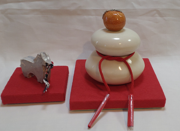 万年鏡餅「陶器」橙付き大タイプ馬の干支置物 万年鏡餅「陶器」橙付き大タイプ 馬の干支置物 一輪挿し・花瓶・花器