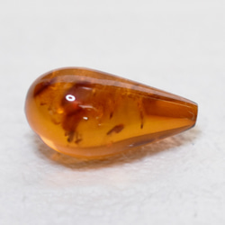 жリトアニア産天然アンバー 琥珀 ドロップ　素材7　2.305ct 6枚目の画像