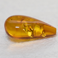 жリトアニア産天然アンバー 琥珀 ドロップ　素材9　1.825ct 6枚目の画像