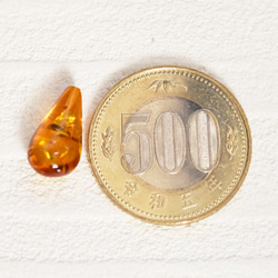 жリトアニア産天然アンバー 琥珀 ドロップ　素材10　2.185ct 7枚目の画像