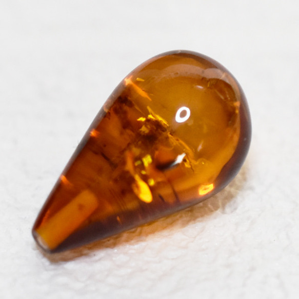 жリトアニア産天然アンバー 琥珀 ドロップ　素材12　1.895ct 4枚目の画像