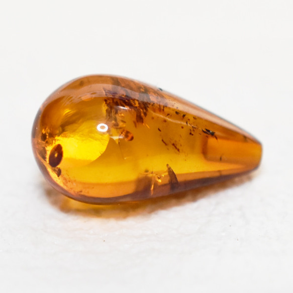 жリトアニア産天然アンバー 琥珀 ドロップ　素材12　1.895ct 6枚目の画像