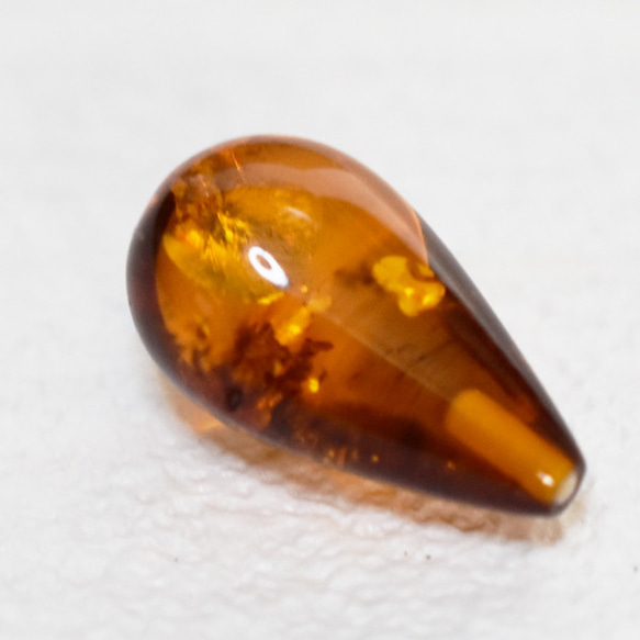 жリトアニア産天然アンバー 琥珀 ドロップ　素材12　1.895ct 3枚目の画像