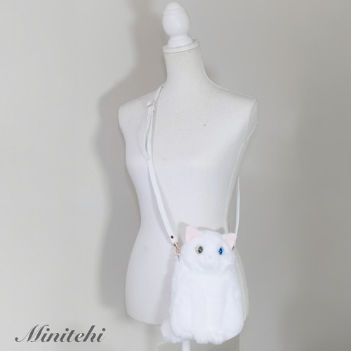 ぬいぐるみみたいな 猫のスマホポシェット ホルダー 白ねこ 猫雑貨 猫