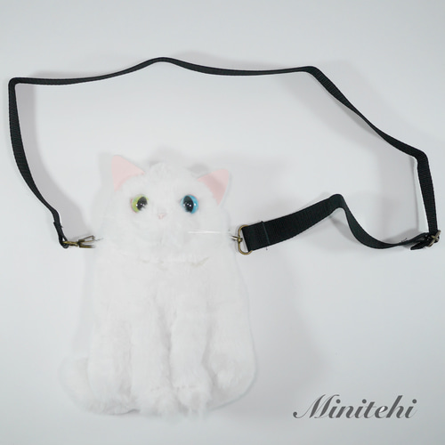 ぬいぐるみみたいな 猫のスマホポシェット ホルダー 白ねこ 猫雑貨 猫
