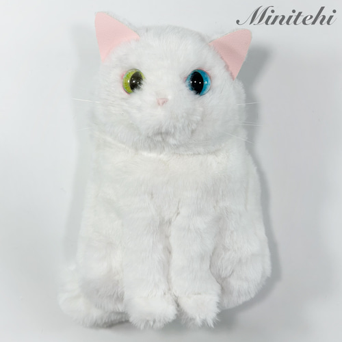 ぬいぐるみみたいな 猫のスマホポシェット ホルダー 白ねこ 猫雑貨 猫
