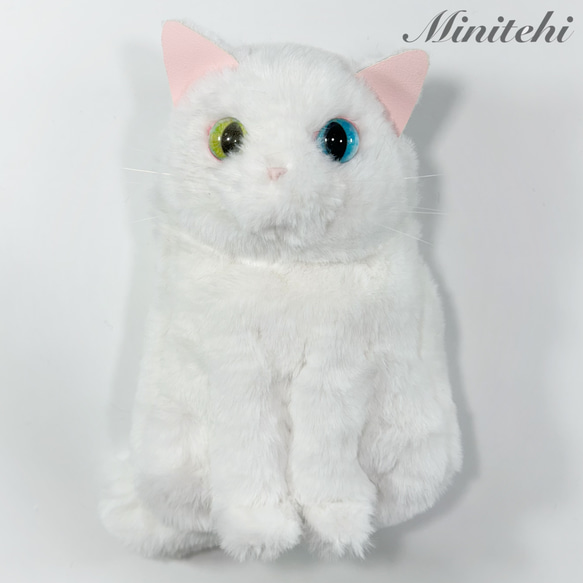 ぬいぐるみみたいな 猫のスマホポシェット　ホルダー　白ねこ　猫雑貨　猫グッズ　リアル　スマホショルダー　スマホホルダー　 2枚目の画像
