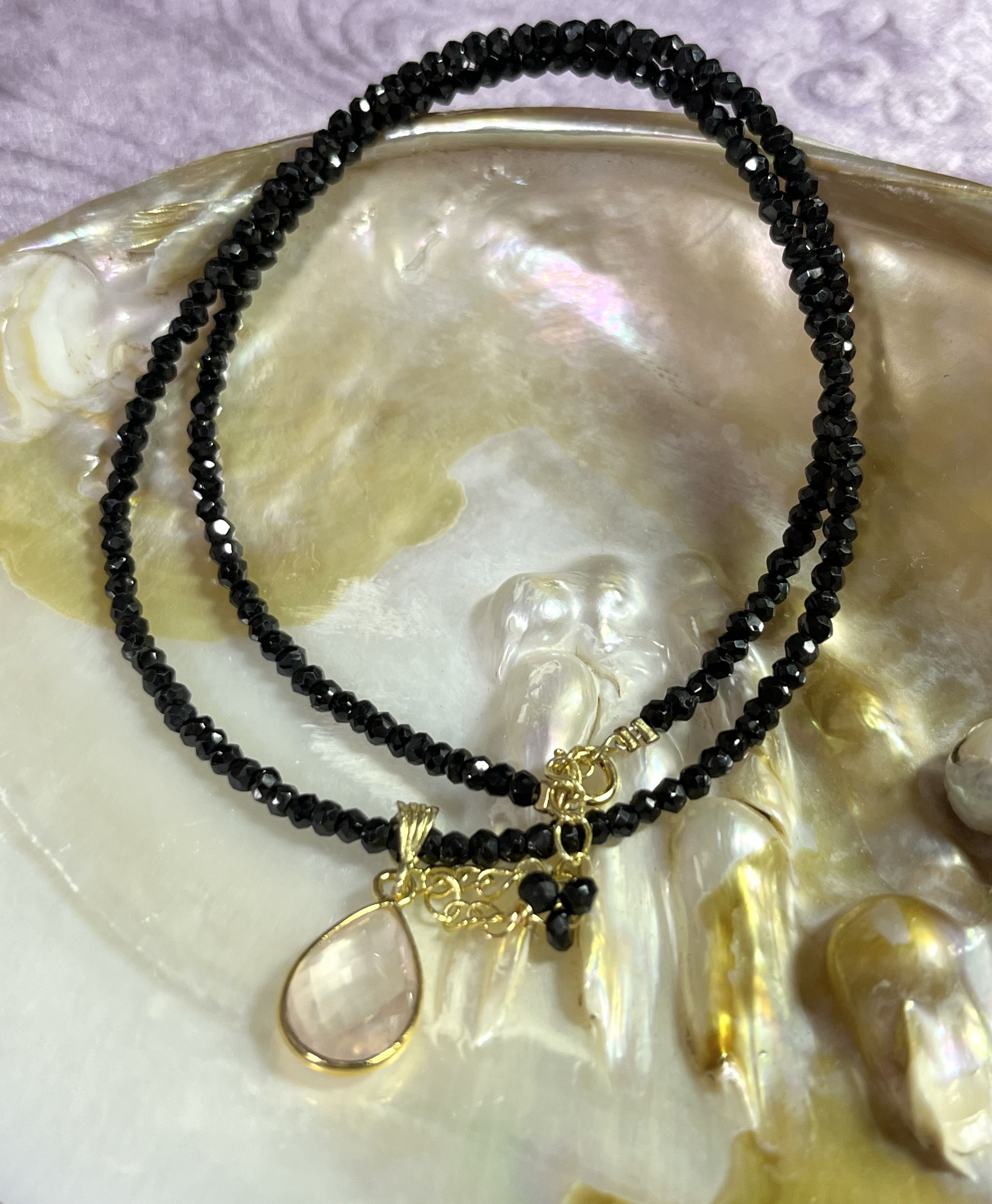 ♡聖なる夜に♡スピネル&ローズクォーツネックレス