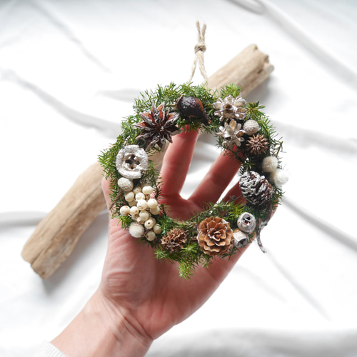 WINTER木の実のリース