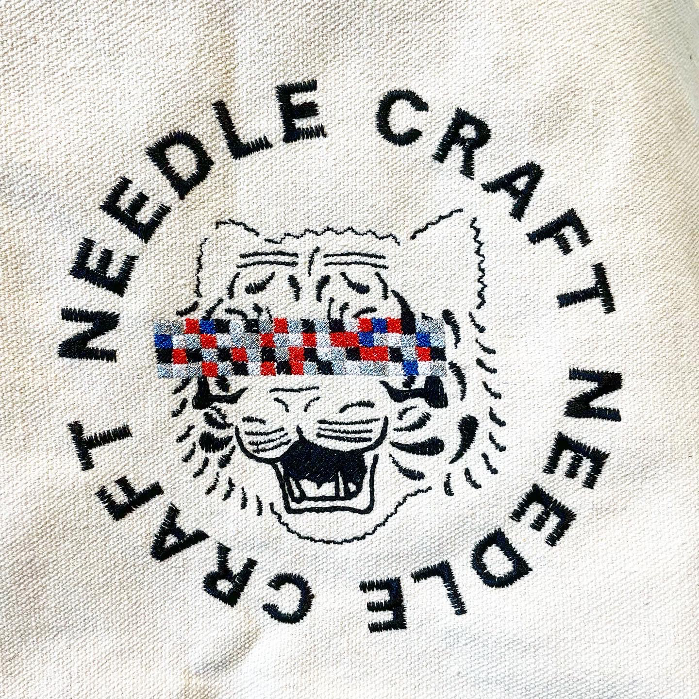 刺繍虎モザイクTシャツ