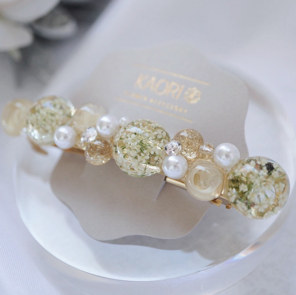 ピアス レジン かすみ草 青 パール チャーム 水色 結婚式 ドレス