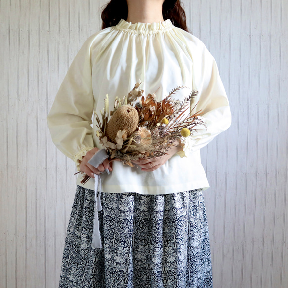 エリー ELLIE フリルカラーシャツ フリル付きホワイト長袖シャツ