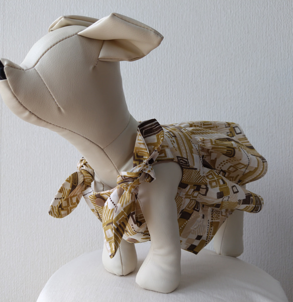 綿ローンプリント生地を使ったキャミソールワンピース犬服 2枚目の画像