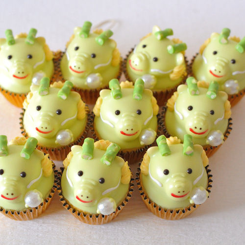 ドラゴン・ケーキ 【竜・龍・辰年】 バッグチャーム minatsu 通販