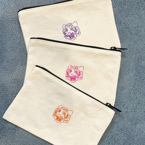 刺繍虎ポーチ ポーチ NEEDLECRAFT 通販 17008298｜Creema(クリーマ)