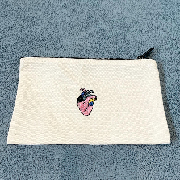 刺繍心臓ポーチ ポーチ NEEDLECRAFT 通販 17008303｜Creema