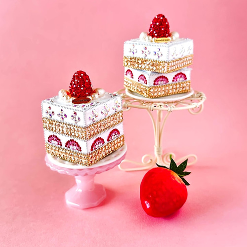 宝石箱】艶めくパールと煌めく苺のショートケーキ その他