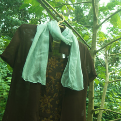 屋久島の草木染めシルクストール縞格子（アマクサギのブルーグリーン） 9枚目の画像