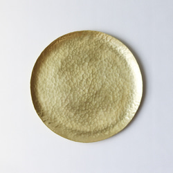 鎚目模様の真鍮皿 [　満月平皿　] 2枚目の画像
