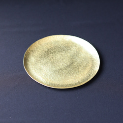 鎚目模様の真鍮皿 [　満月平皿　] 3枚目の画像