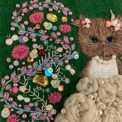 猫さんとビーズ刺繍のバッグ　羊毛フェルト生地のバッグ 7枚目の画像
